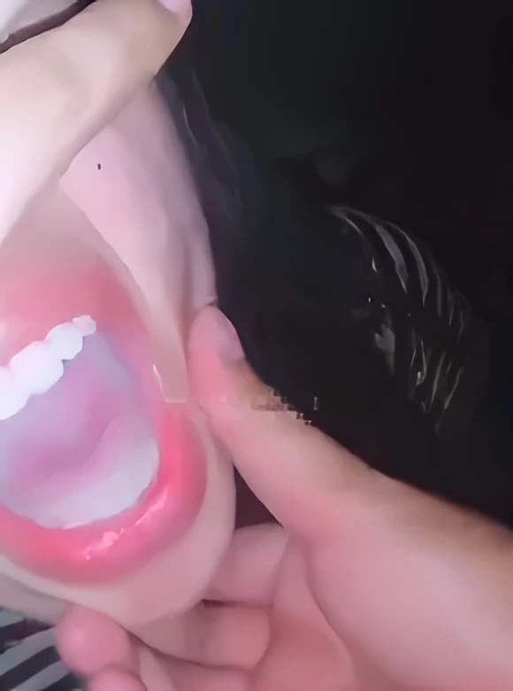 Bokep Indo | Bangunin Adek Suruh Minum Vitamin