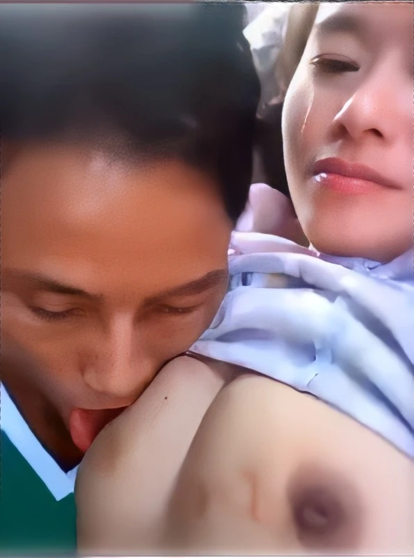 Bokep Indo | ABG Nekat Bercumbu di Halaman Rumah