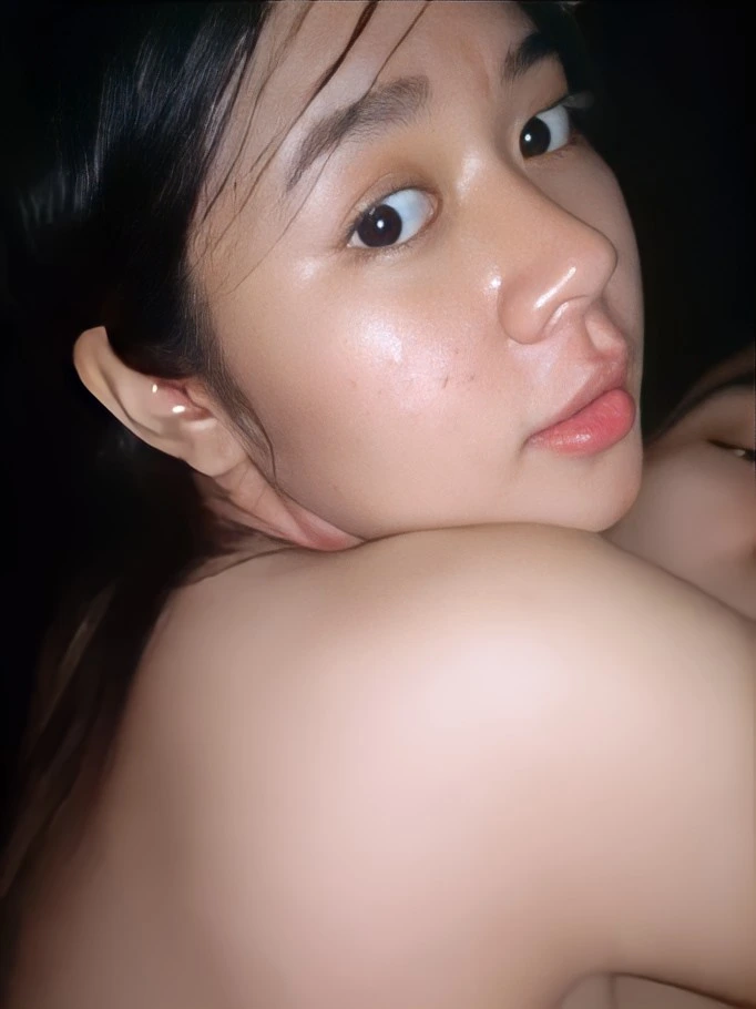 Bokep Indo | Cewe nya Nyosor Terus Sambil Bergoyang